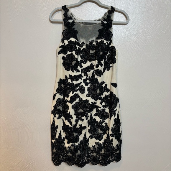 Decode 1.8‎ Women's Occasion Dress Floral Lace Black Ivory Cream Beaded Size 4 - Picture 1 of 7